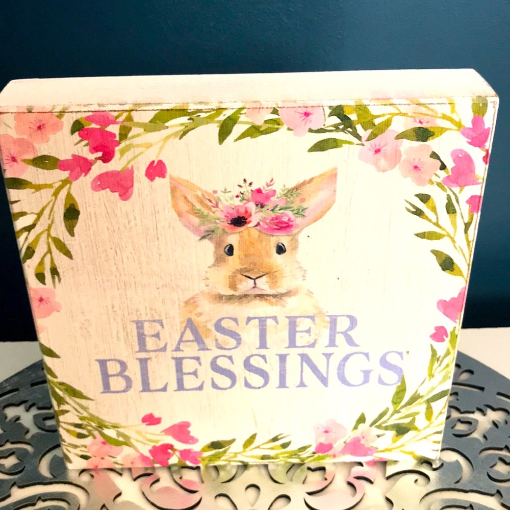 NWT Easter Greetings Wood Box Sign